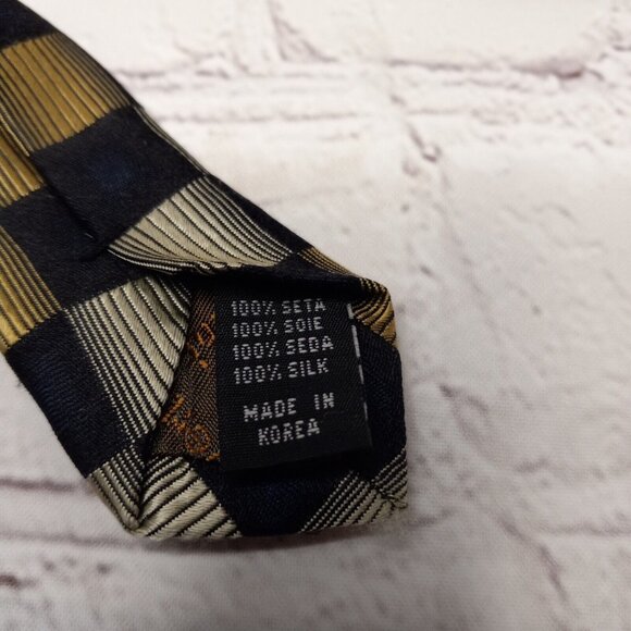Roberto Villini Mens Navy Gold Geometric All Silk Necktie - Picture 6 of 10
